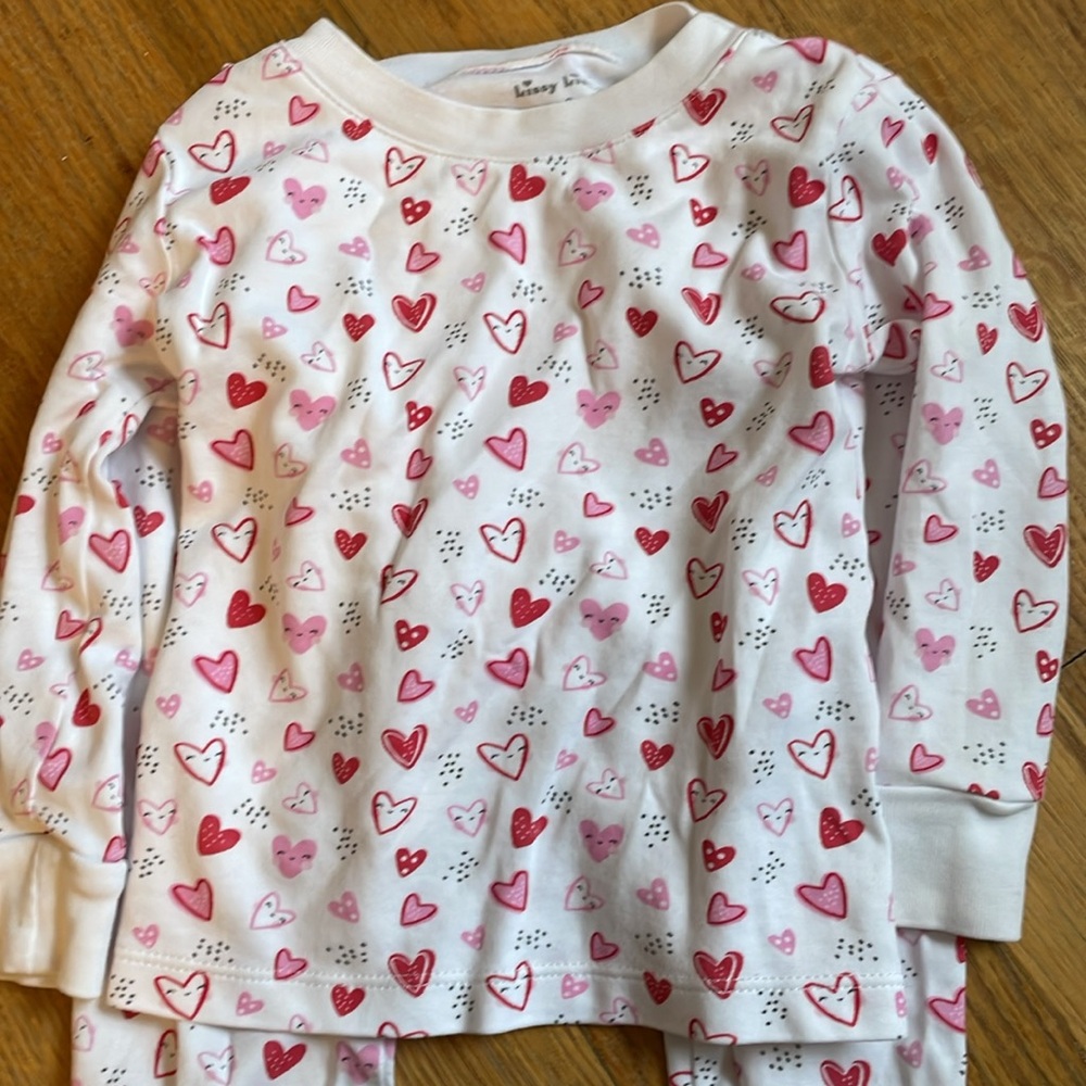 Kissy Kissy 2T Valentines Day heart pajamas